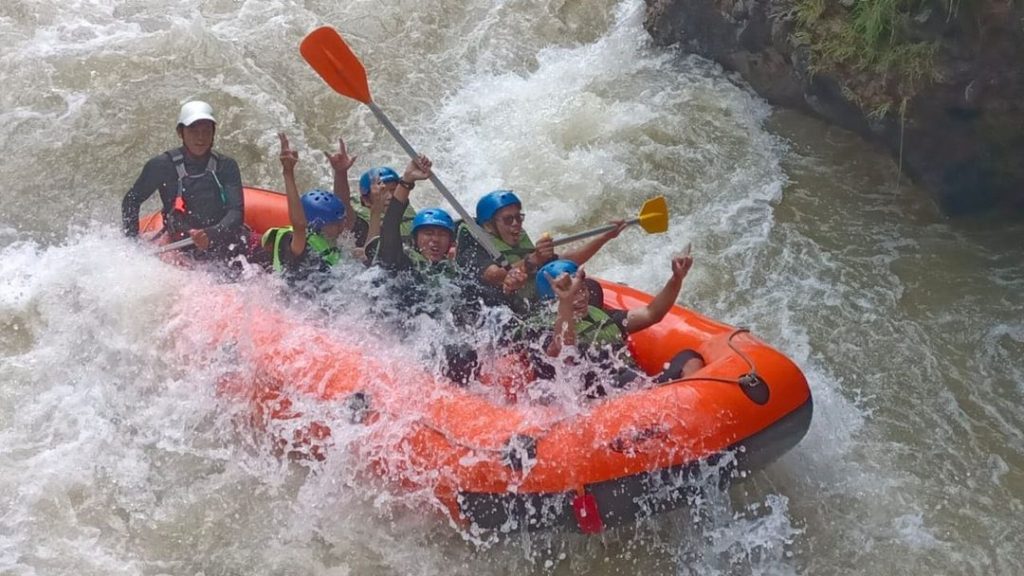 Arung Jeram di Dekat Ranca Upas: Liburan Seru Penuh Adrenalin