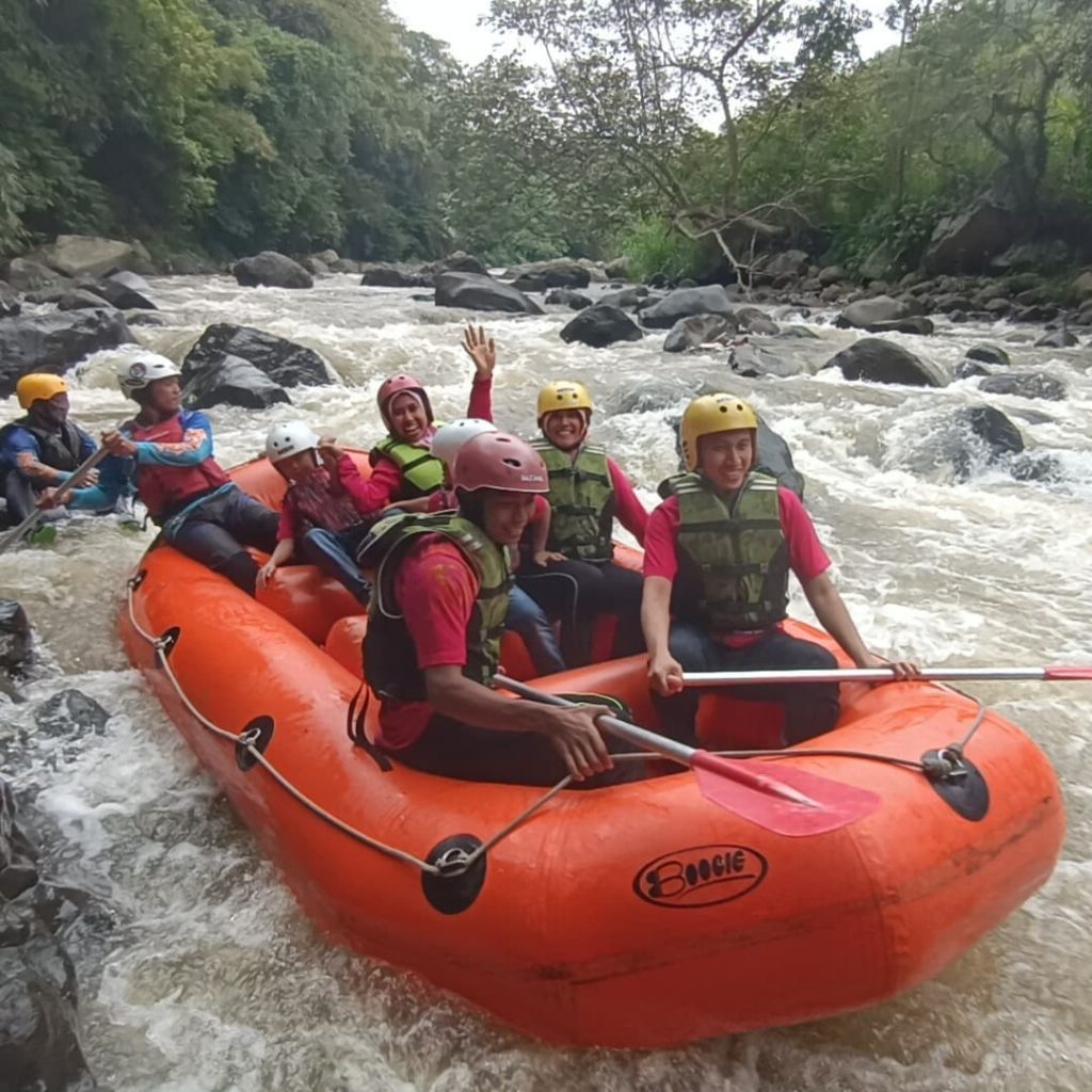 Rafting Alam Ciwidey: Pilihan Tepat untuk Liburan Seru di Oktober 2024